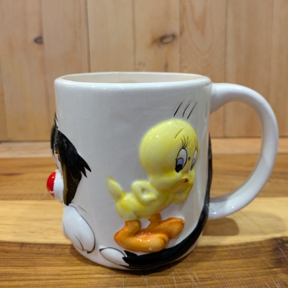 Gibson White and Yellow Character Mug Looney Tunes Silvester And Tweety - Picture 1 of 6
